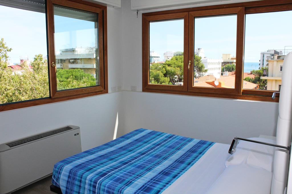 Hotel Saint Tropez Riccione Exterior photo