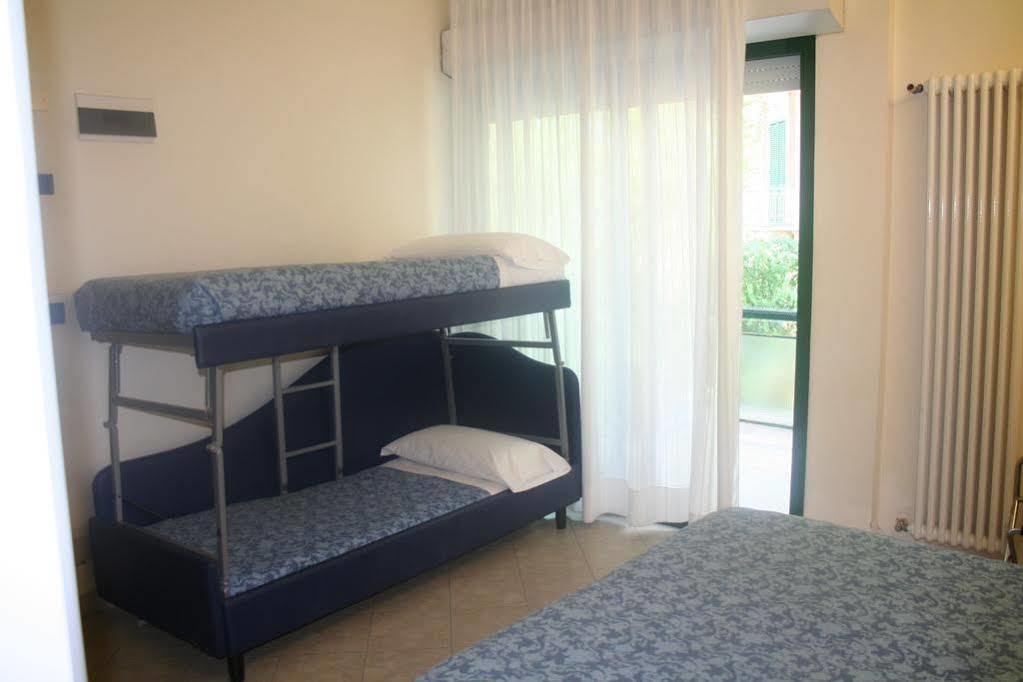 Hotel Saint Tropez Riccione Exterior photo