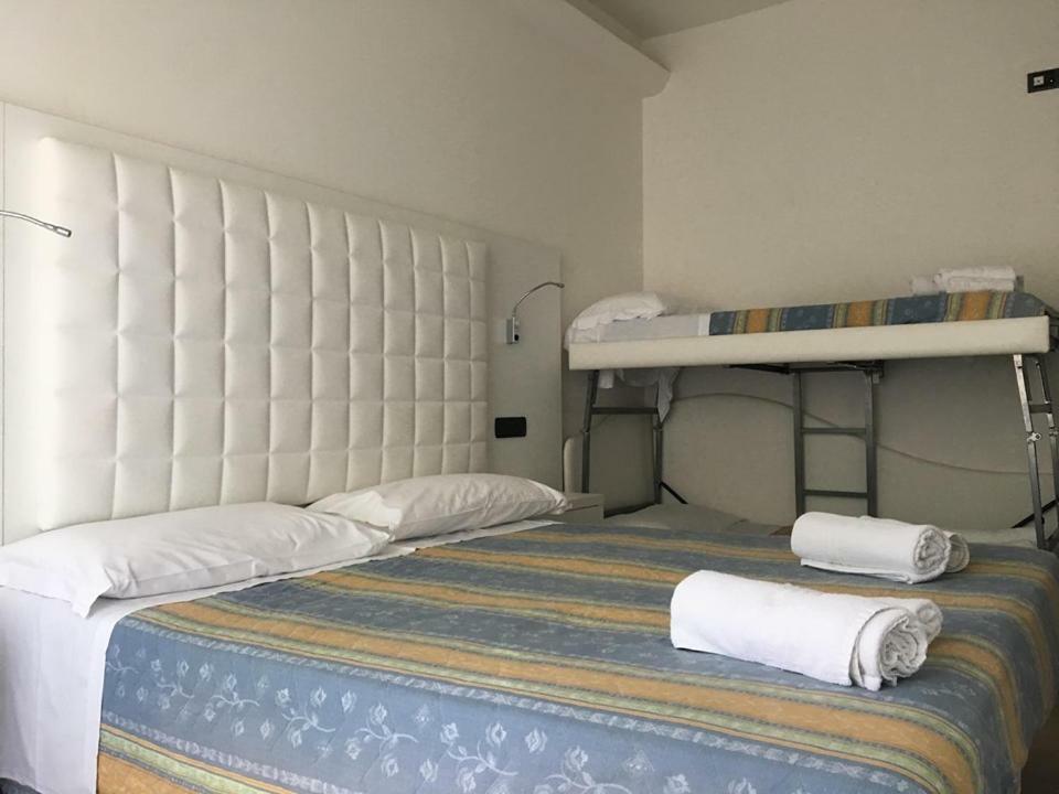 Hotel Saint Tropez Riccione Exterior photo