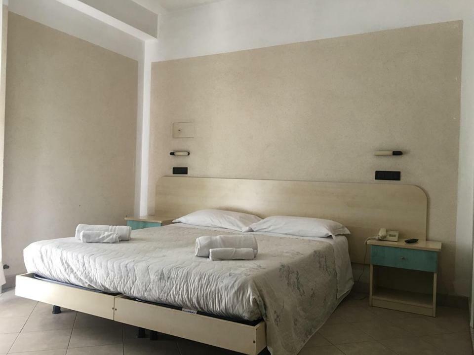 Hotel Saint Tropez Riccione Exterior photo